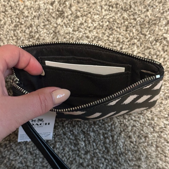 Coach Essential Small Wristlet - Picture 2 of 2